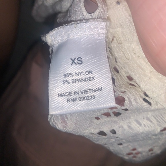 Sound & Matter cream crochet short sleeve blouse Size XS - Picture 4 of 6